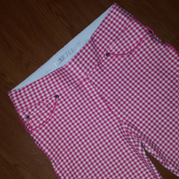 Peter Nygard Pants - Nygard Luxe Slims pink gingham capris